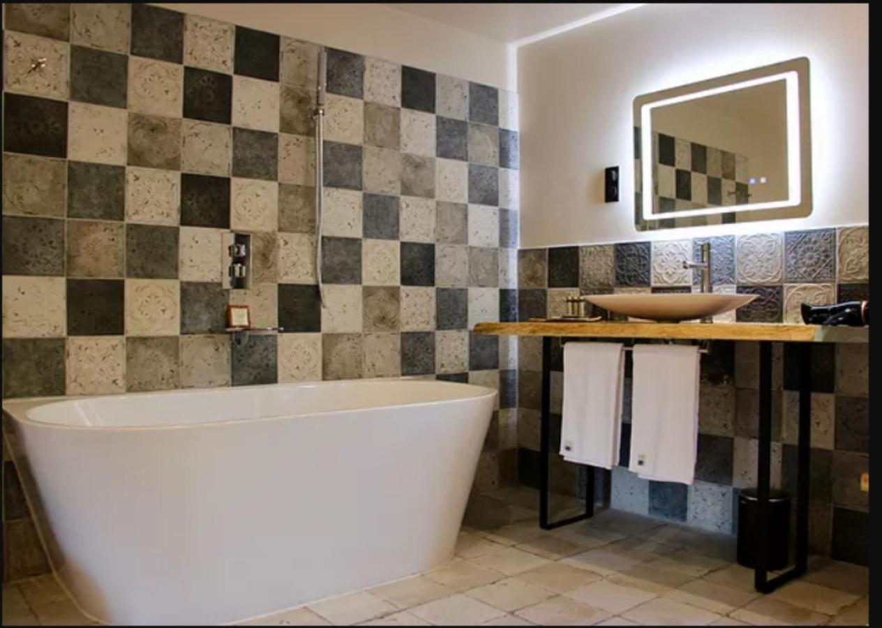 Le Moulin Fouret Hotel Saint-Aubin-le-Vertueux Екстериор снимка