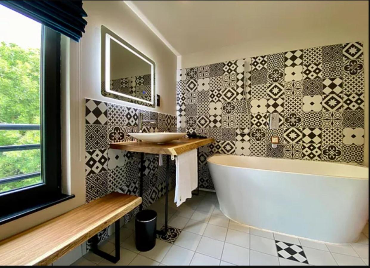 Le Moulin Fouret Hotel Saint-Aubin-le-Vertueux Екстериор снимка
