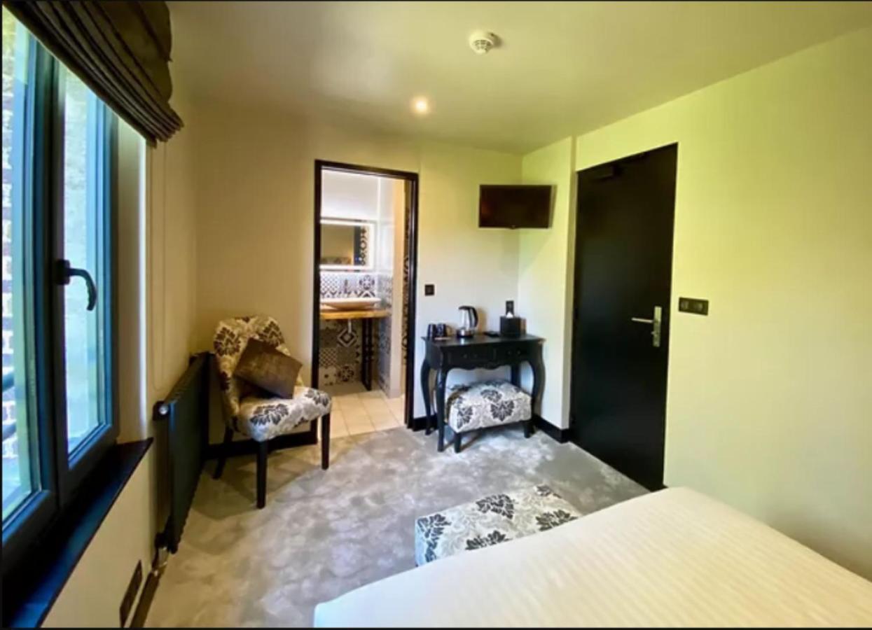 Le Moulin Fouret Hotel Saint-Aubin-le-Vertueux Екстериор снимка